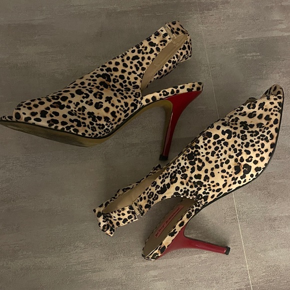 Betsey Johnson Leopard Print Heels - Picture 5 of 12